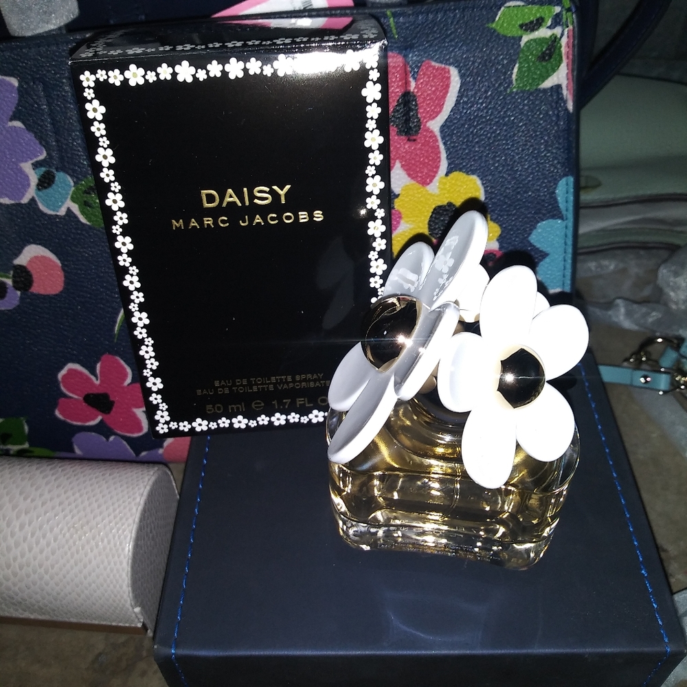 DAISY BY Marc Jacobs